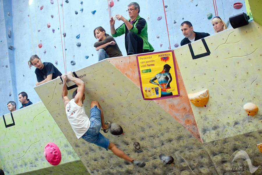 vertigo, open, lezecke, centrum, boulder, bouldering, umela, stena, boulder, pretek
